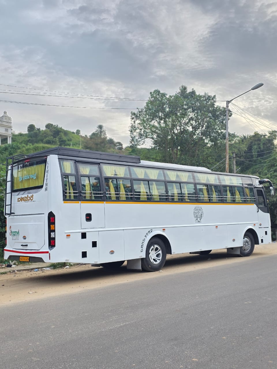Shanvi Tours & Travels Vehicle 2